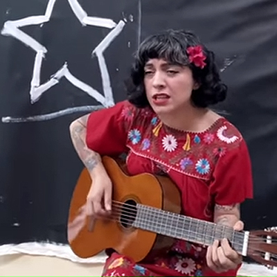  Mon Laferte