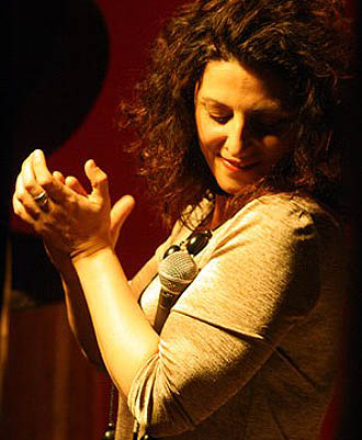 Francesca Ancarola en la radio
