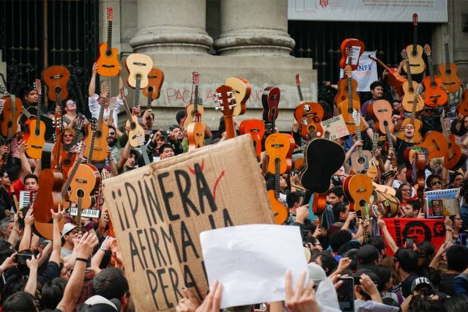 Las canciones del mes en que Chile cambió